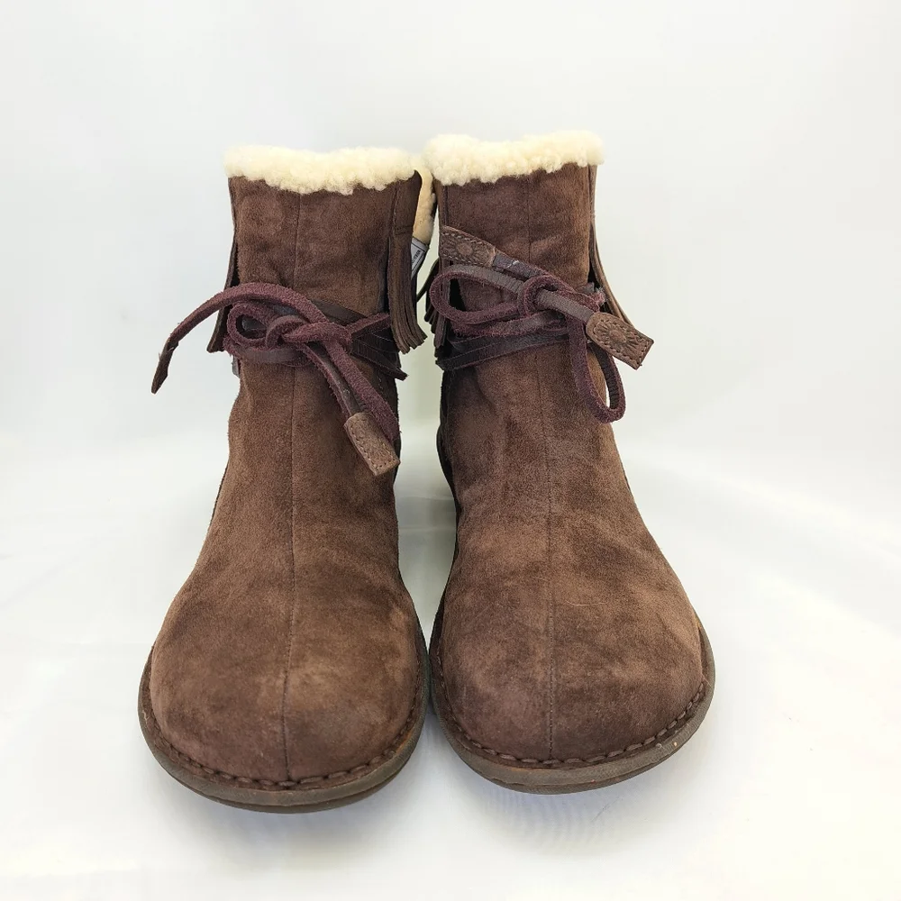 UGG Australia S/N 5749 Women's Suede Brown Leather Sheepskin Ankle Boots 9 - Picture 3 of 16